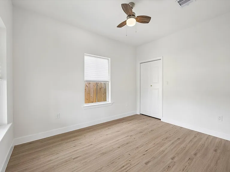 7702 Sealey St — Photo 20