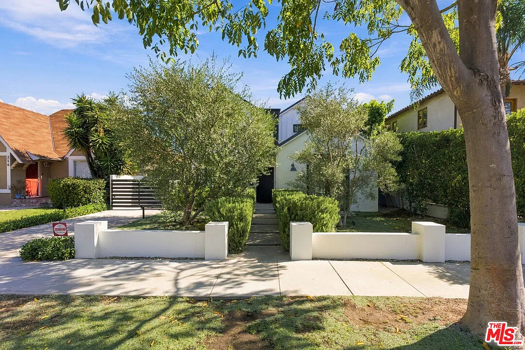 5 bed, 5.0 bath, 3825 sqft, $22,000 — Photo 4