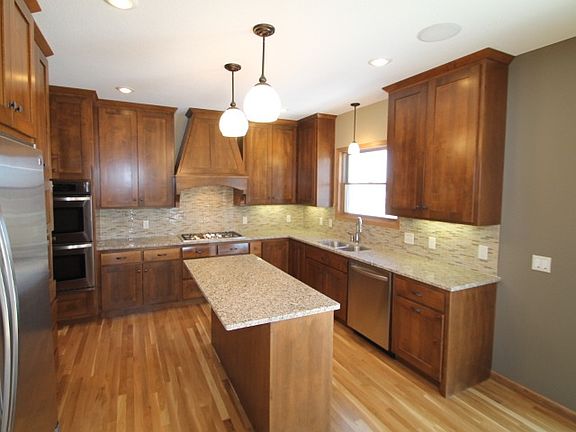 4th image of 1101 Madison Ct