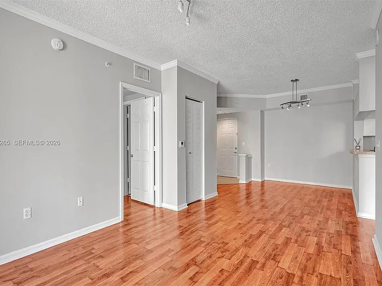 17150 N Bay Rd #2802 — Photo 4