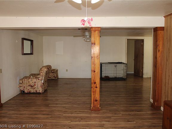 2nd image of 301 NE Market St