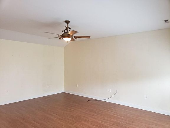 3rd image of 1411 Niki Way NE