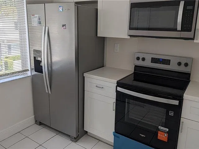 208 Riviera Cir — Photo 3