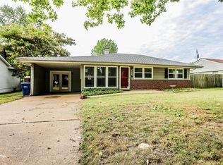 2828 Arnold Ave, Saint Louis, MO 63125