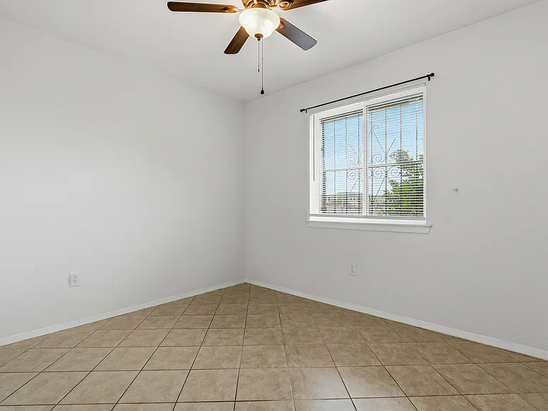 10837 Gemstone St — Photo 21