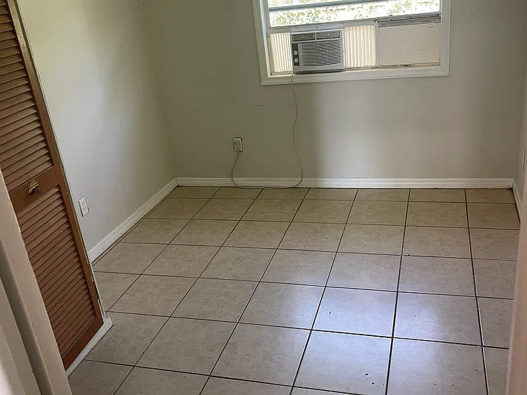 291 6th Dr SW — Photo 7