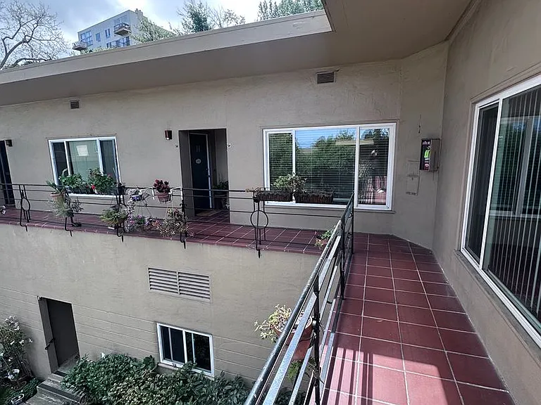 221 N El Camino Real — Photo 27