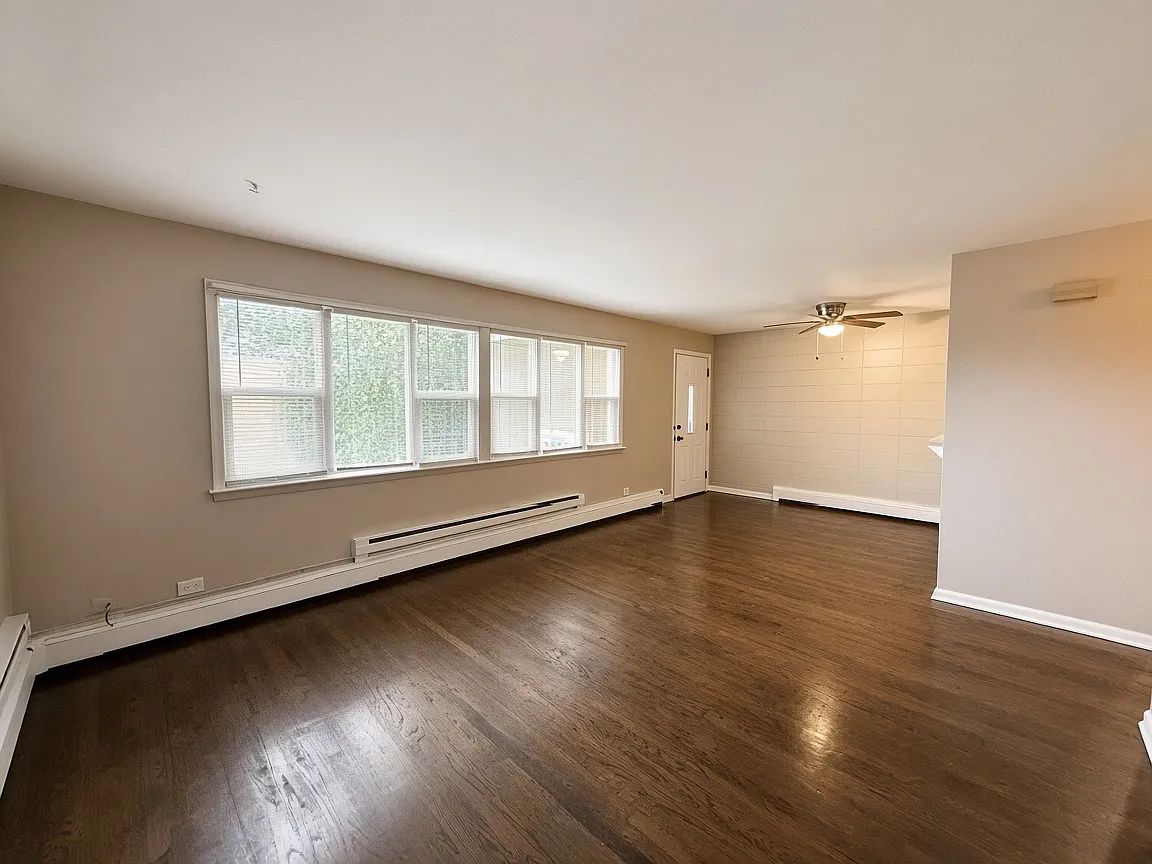 2 bed, 1115 sqft, $1,200 — Photo 3