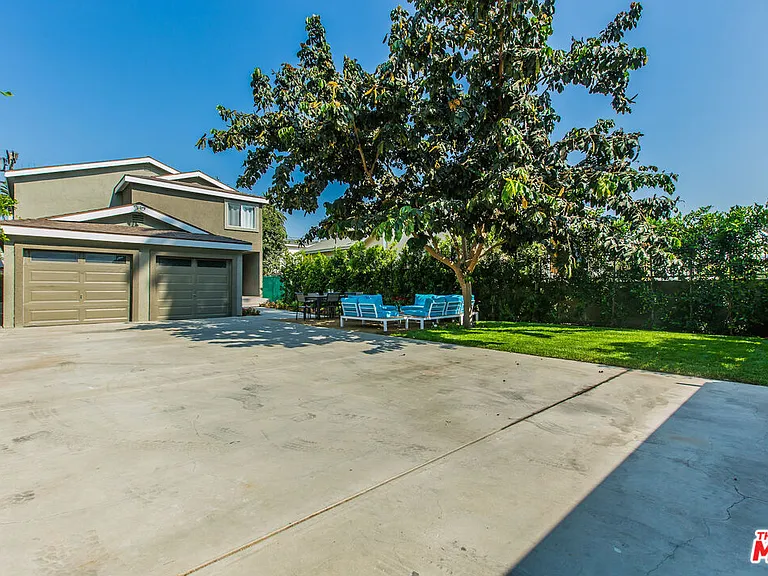 2741 S Palm Grove Ave — Photo 31