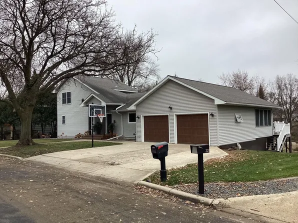 210 N Ln, Albert Lea, MN 56007