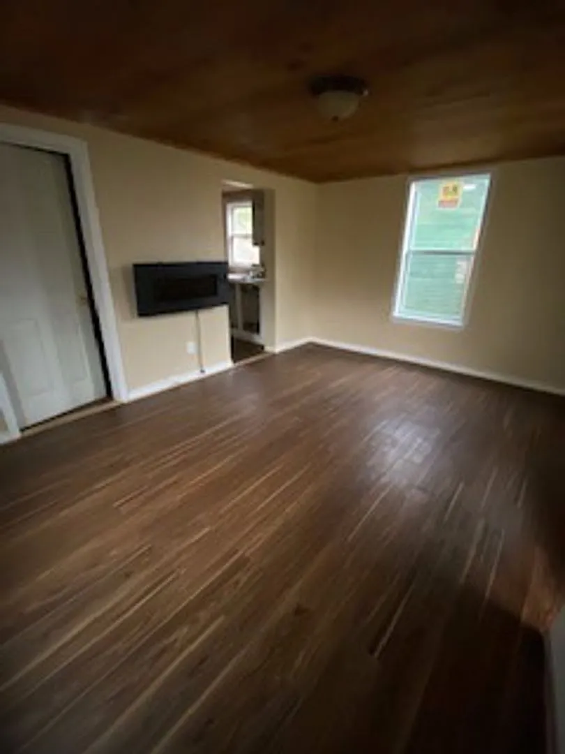 1146 Palm — Photo 2