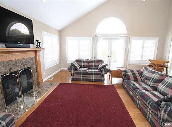 5th image of 24615 Camille Dr