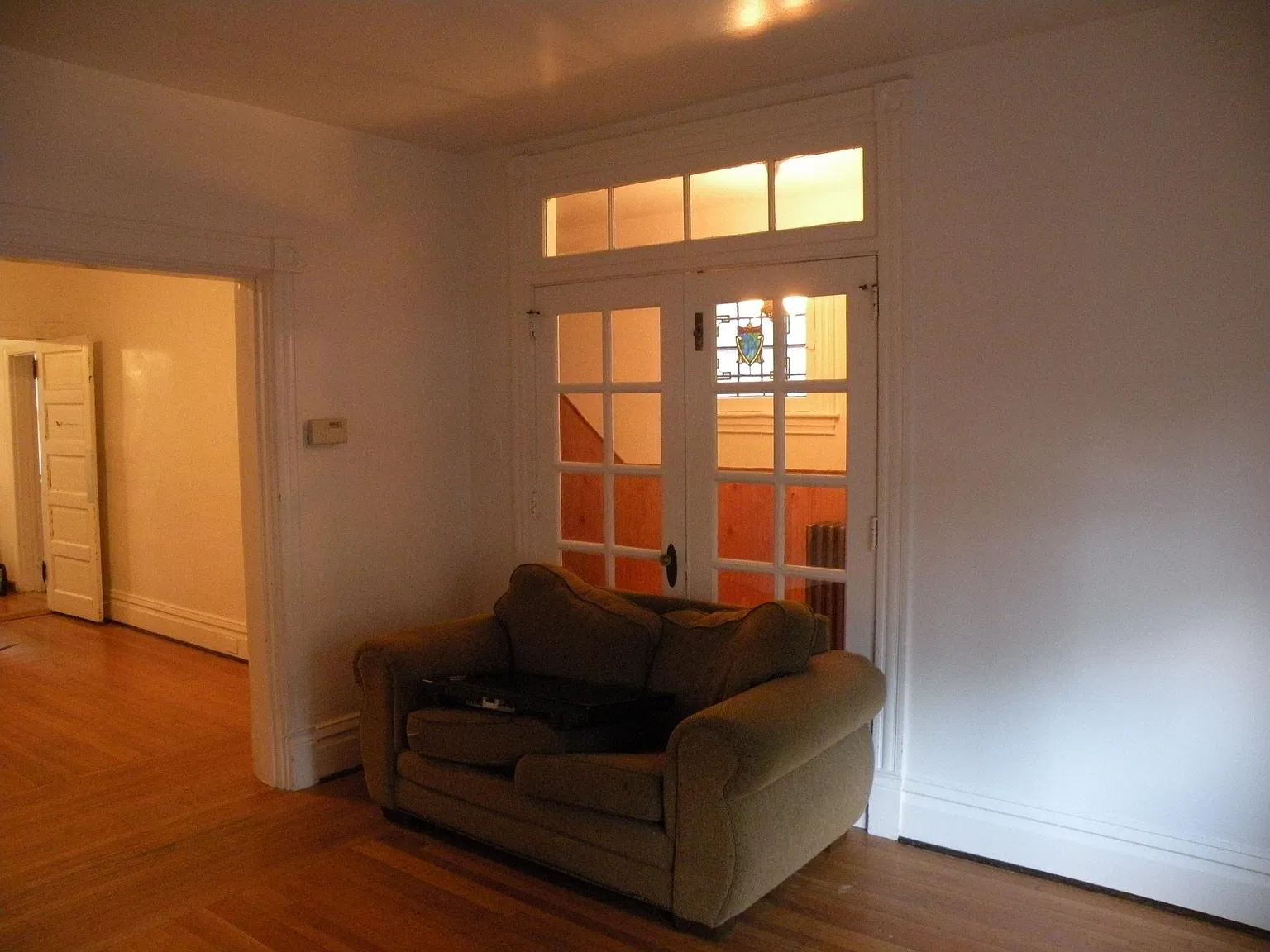 5 bed, 2.5 bath, 2500 sqft, $5,000 — Photo 3