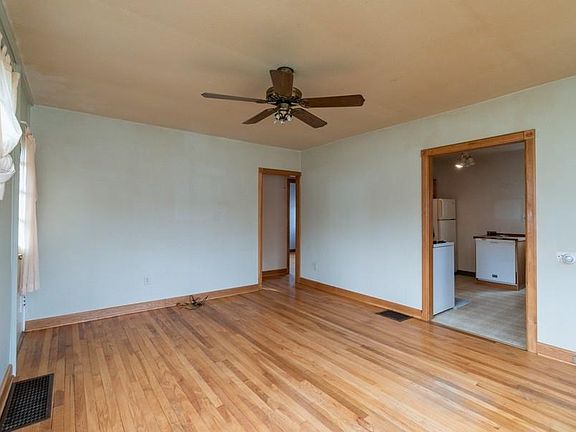 3rd image of 1013 Stafford Ave