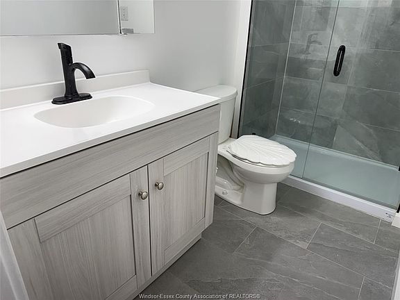 5th image of 1275 Belleperche Pl