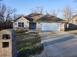 77 Ingleborough Dr, Bella Vista, AR 72715
