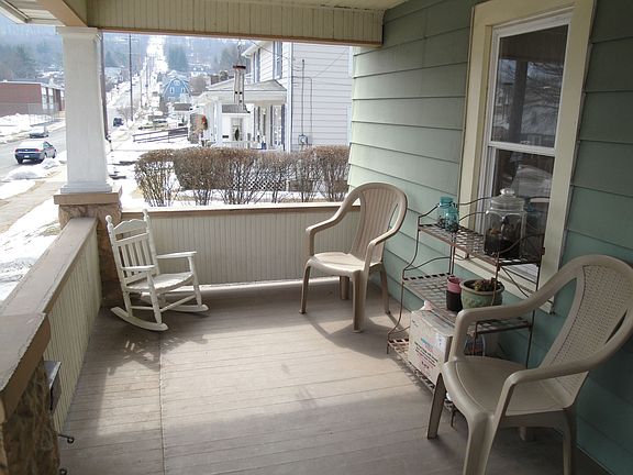 2nd image of 322 Kane St