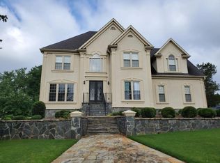 253 Chestnut Lake Way, Lilburn, GA 30047