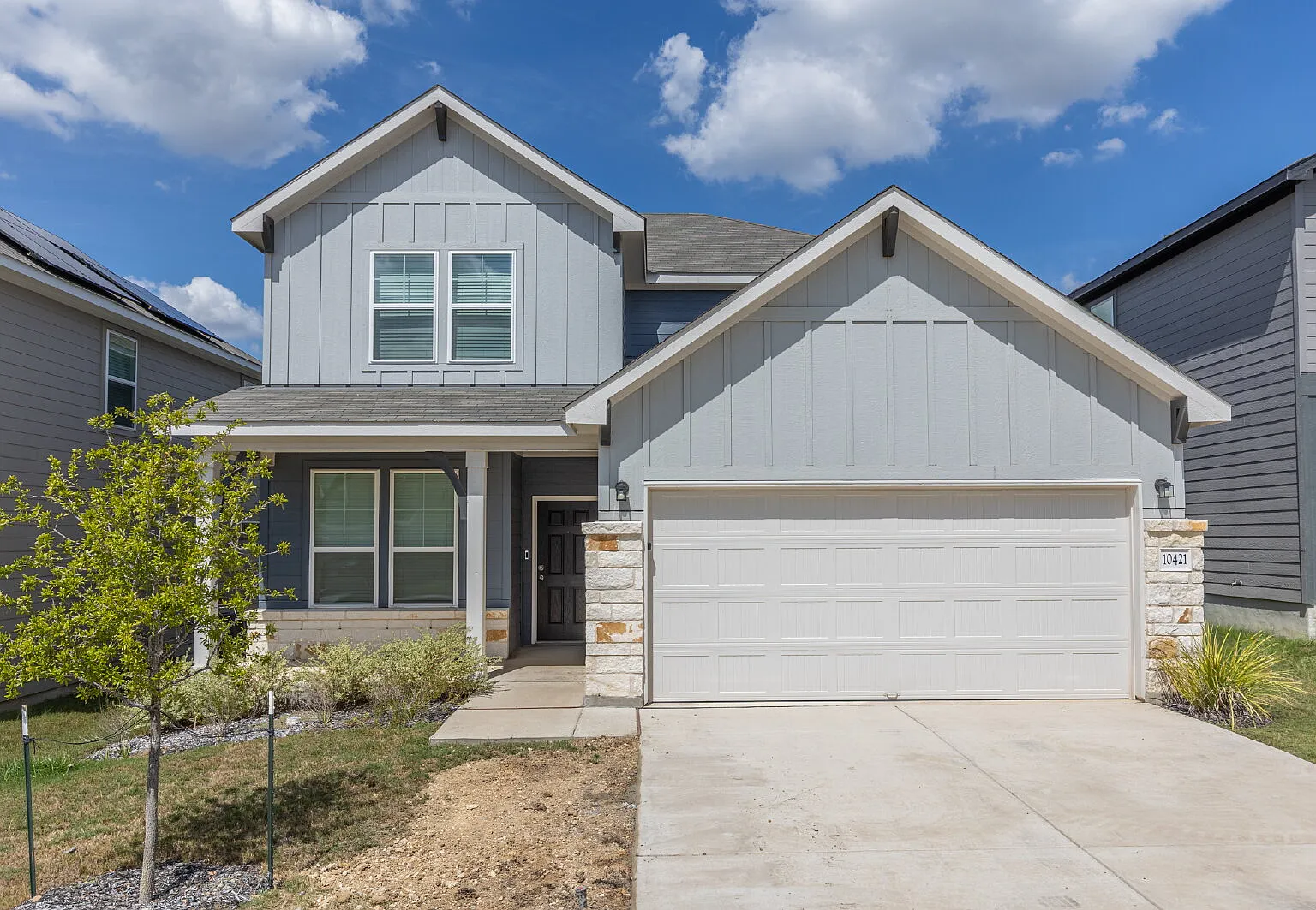4 bed, 3.0 bath, 2595 sqft, $2,000 — Photo 1