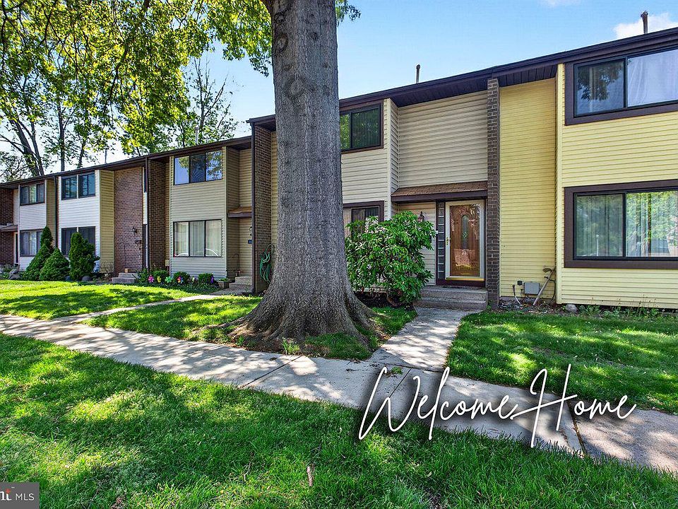 1st image of 469 Livingston Dr