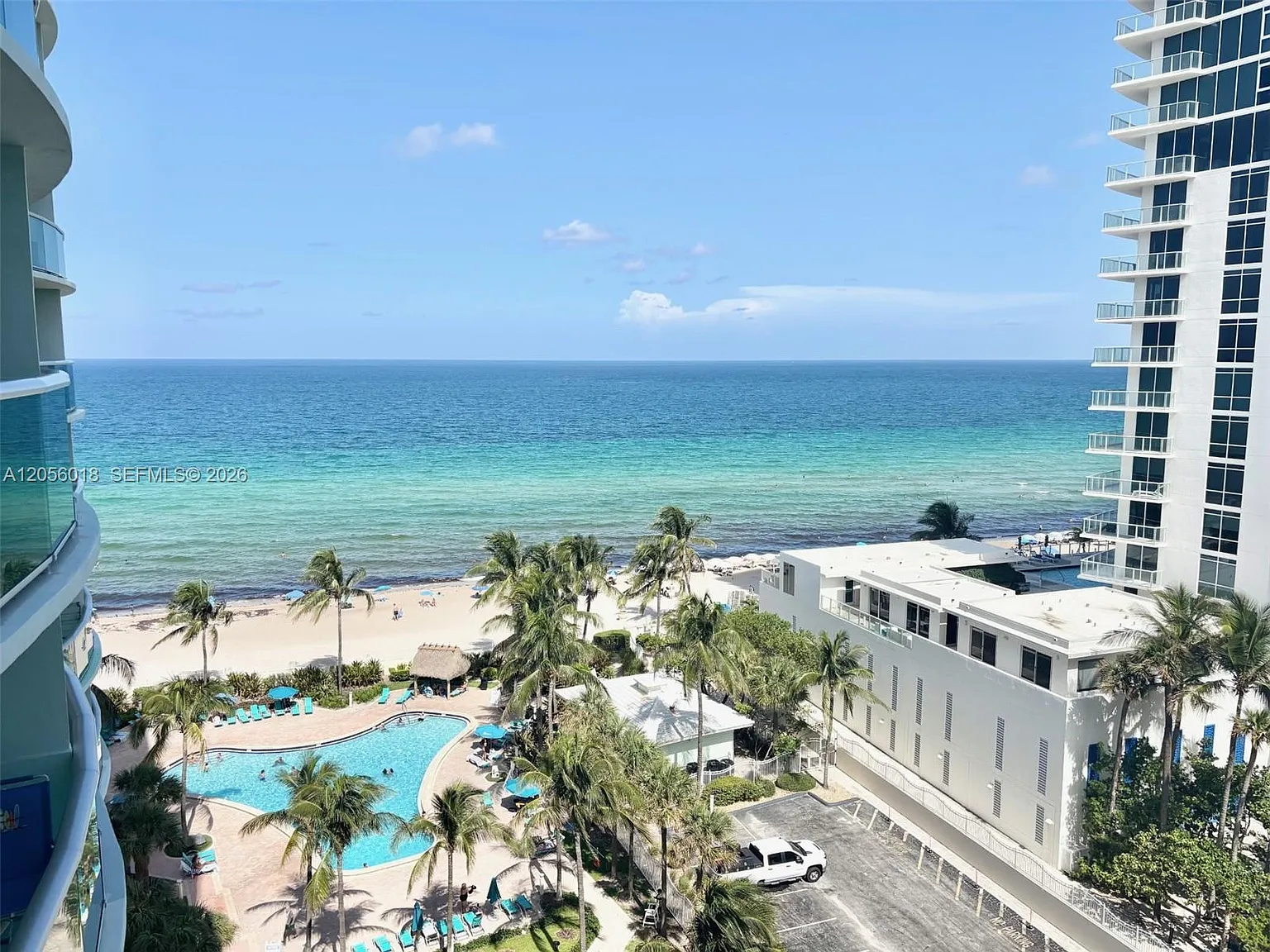 Tides On Hollywood Beach — Photo 4