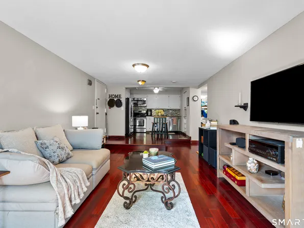 369 Walden Green Road #369, Branford, CT 06405