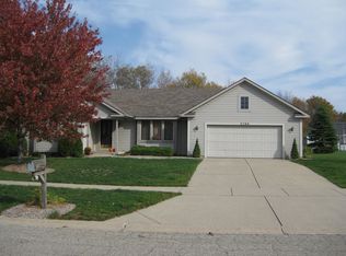 4768 Summercrest Dr, Hudsonville, MI 49426