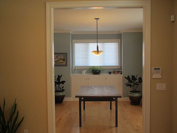 From Entry to Dining Room