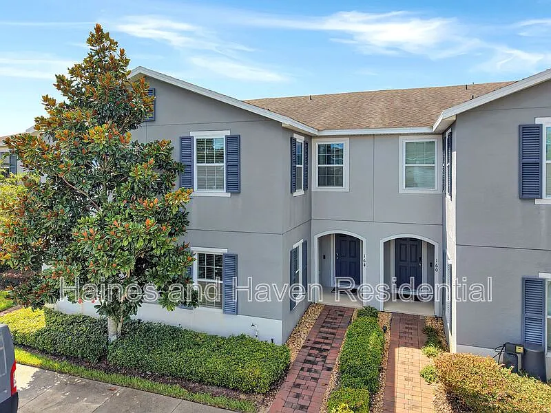 4 bed, 3.0 bath, 1950 sqft, $1,995 — Photo 2