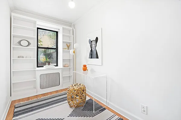 Sold by Compass | media 33