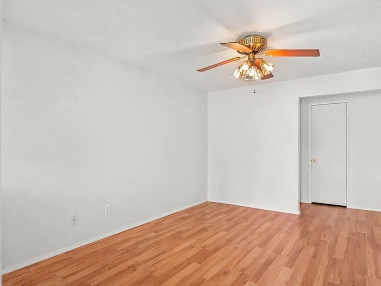 220 E Beech Ave — Photo 4