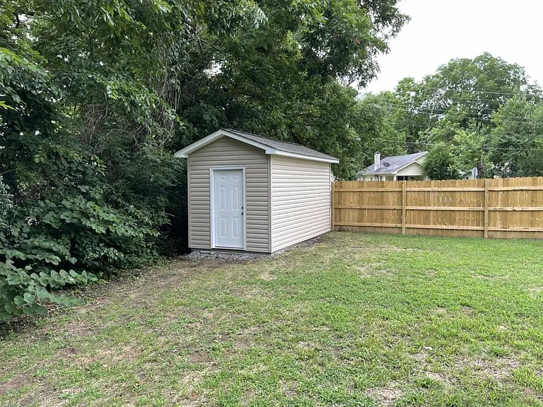 3082 College St — Photo 5