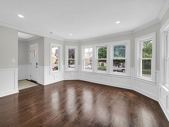 3rd image of 3048 N Marmora Ave