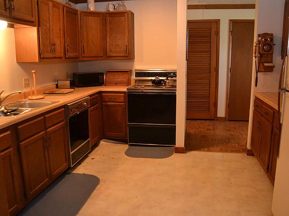 3rd image of 4060 E 229th St