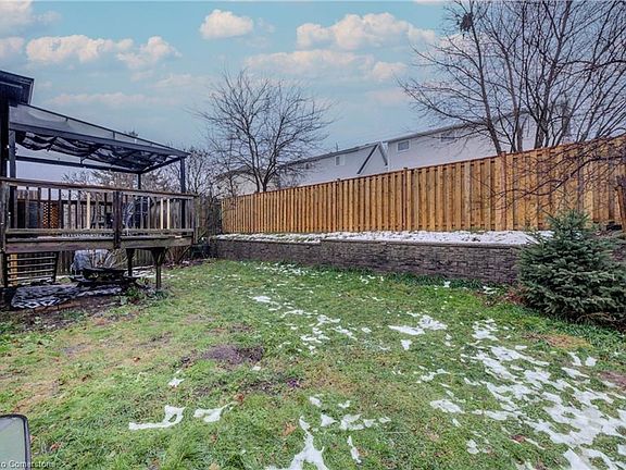 4th image of 77 Oak Hill Dr