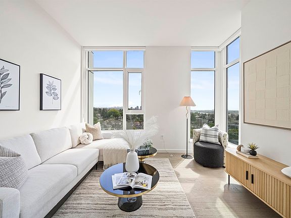 4th image of 8415 Granville St #905