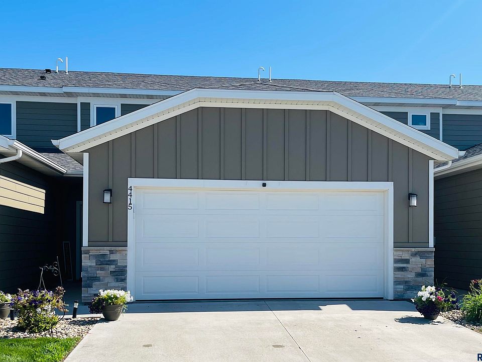 1st image of 4415 E Leubecher Pl