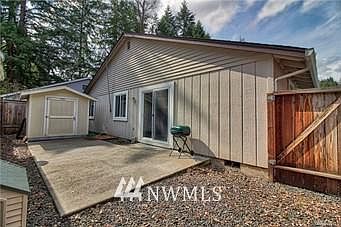 2nd image of 522 Malibu Dr SE