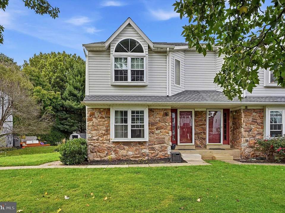 31 Pearl Dr