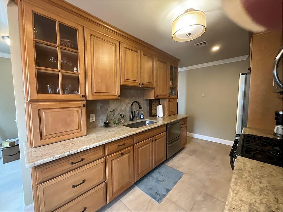 1st image of 213 Deer Ct Drive