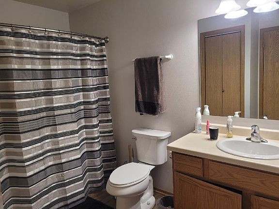 2nd image of 451 Linden Dr
