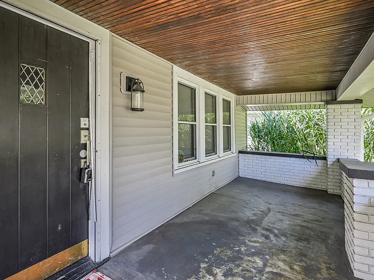 957 E Yoke St — Photo 23