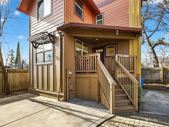 3rd image of 12132 SE Pardee St
