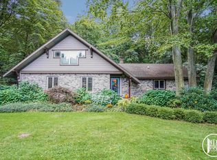 18622 Iroquois Dr, Spring Lake, MI 49456