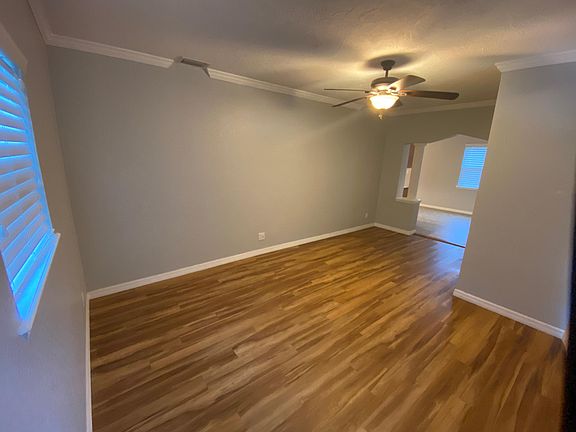 3rd image of 2449 9th Ave N