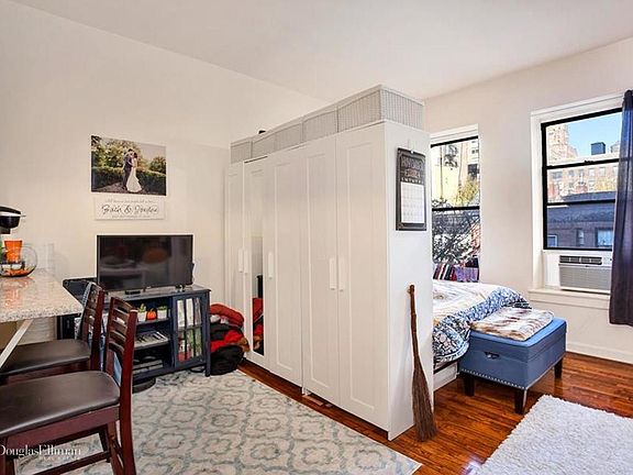3rd image of 318 W 101st St APT 3