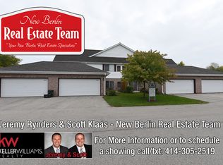 15032 W Arrowhead Ln, New Berlin, WI 53151