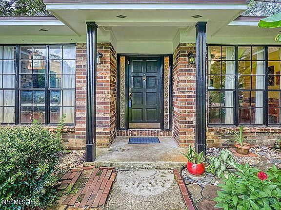 4th image of 12972 Silver Oak Dr
