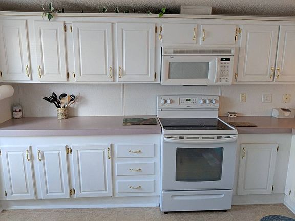4th image of 236 Lake Huron Dr