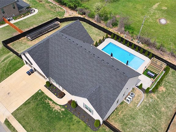 3rd image of 1520 Elm Ridge Dr